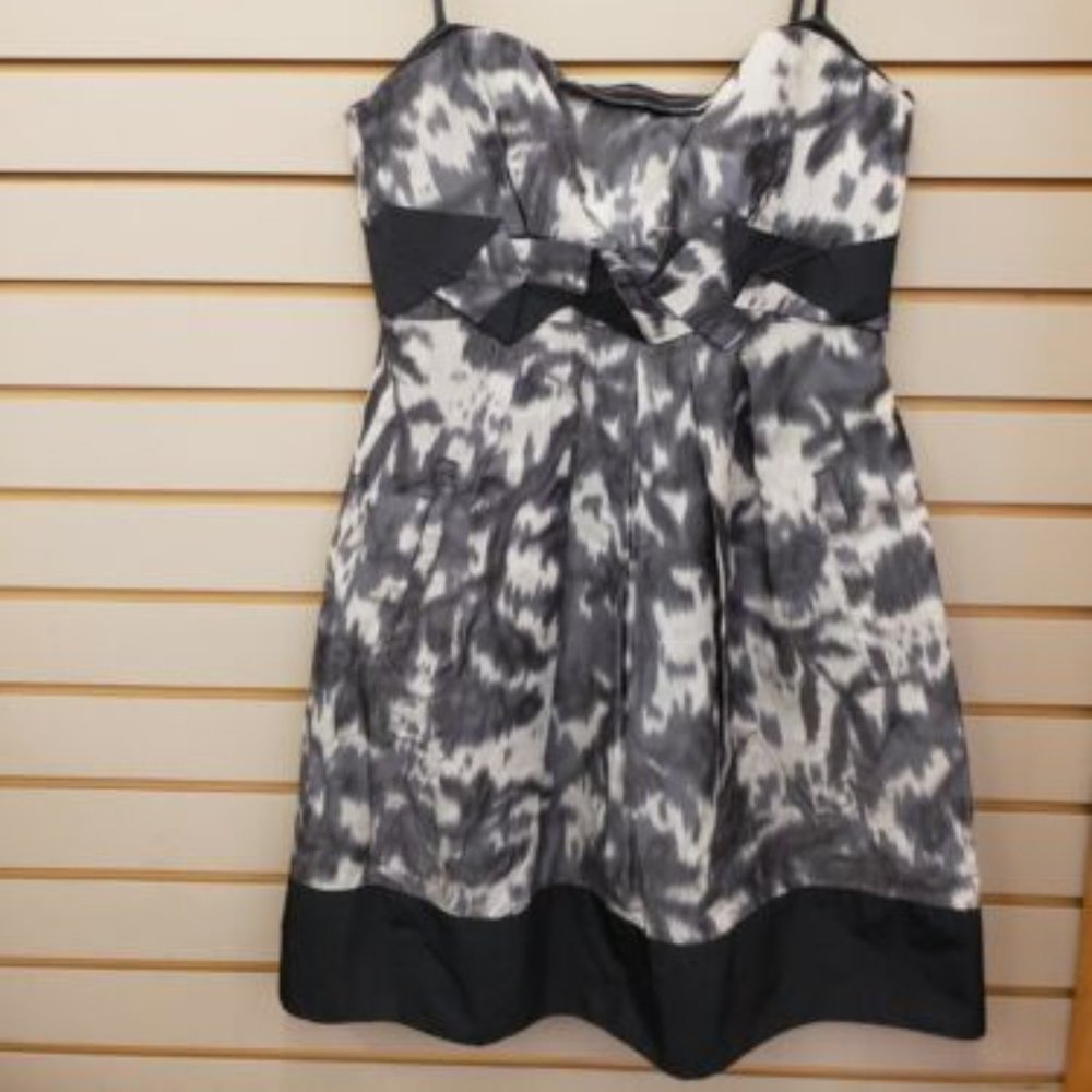Ladies BCBG Silk Watercolor black grey white strapless dress size 6 retailed 200